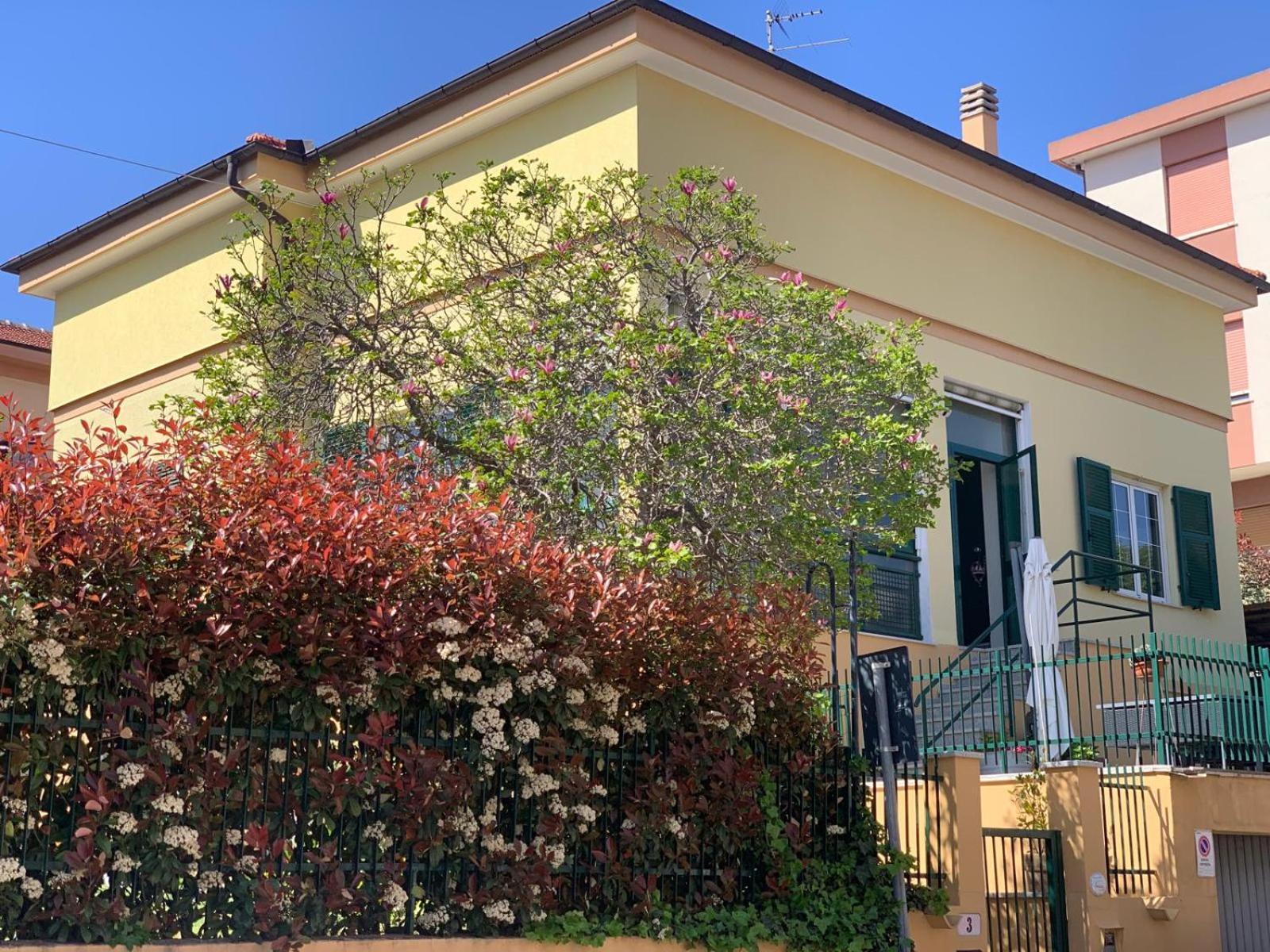B&B La Magnolia Савона Екстер'єр фото